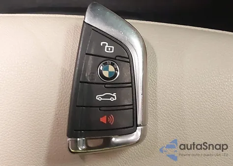 2020 BMW 330I xDrive z USA, uszkodzony, nr VIN 3MW5R7J00L8B18897